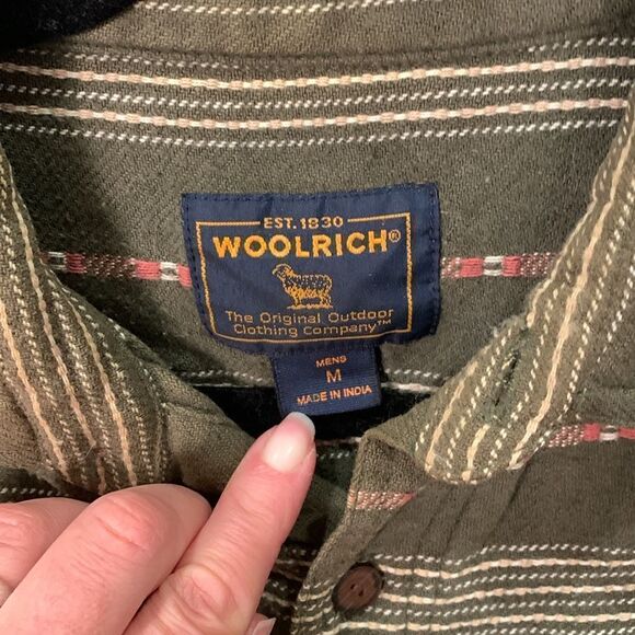 Woolrich green Aztec style button down casual style shirt men’s medium - Picture 2 of 6